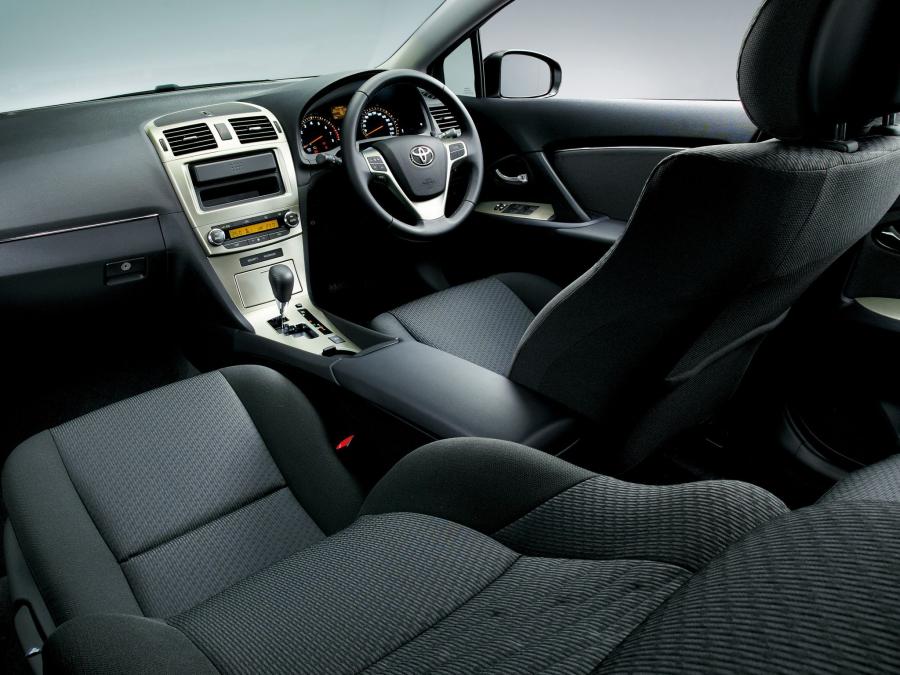  Toyota Avensis 2011 года  (JP) (фото 7 из 10)